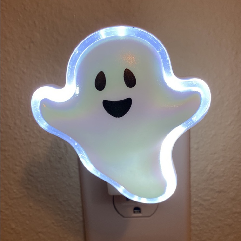 Bath and body works wallflower Halloween ghost